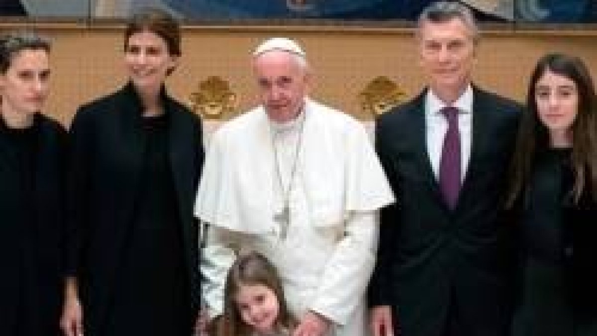 El Papa Francisco ha recibido al presidente argentino y su familia antes de canonizar al Cura Brochero