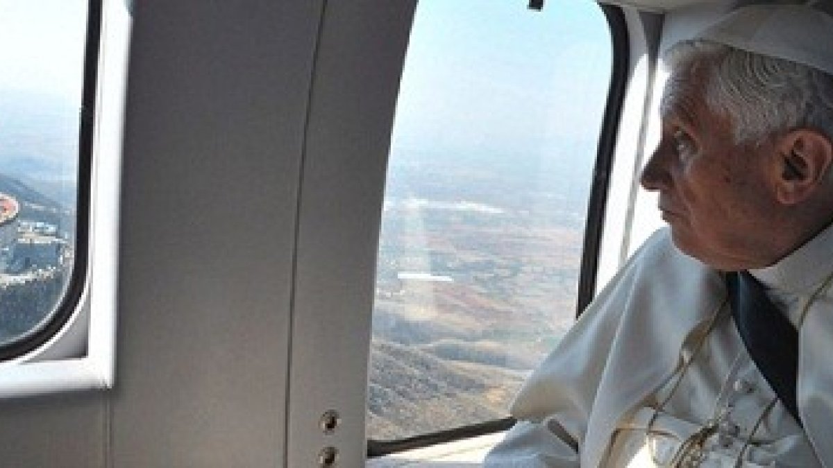 Benedicto XVI en su agotador viaje de 2012 a México y Cuba - allí comprendió su fragilidad en viajes transatlánticos