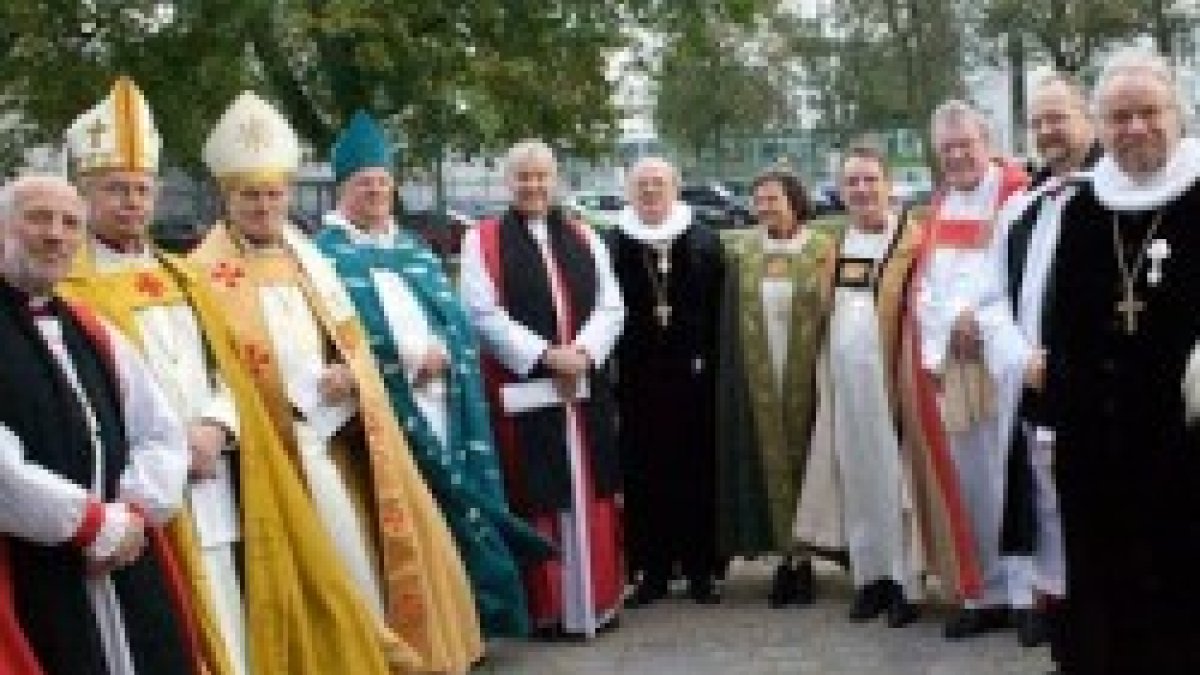 Obispos luteranos y anglicanos de distintos países reunidos en Porvoo en el año 2010