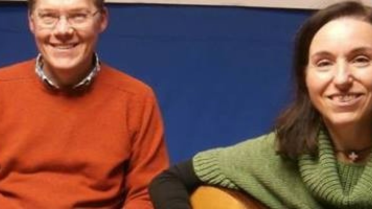 Cor Nou es un matrimonio que se dedica a la evangelización de niños y adultos con la música