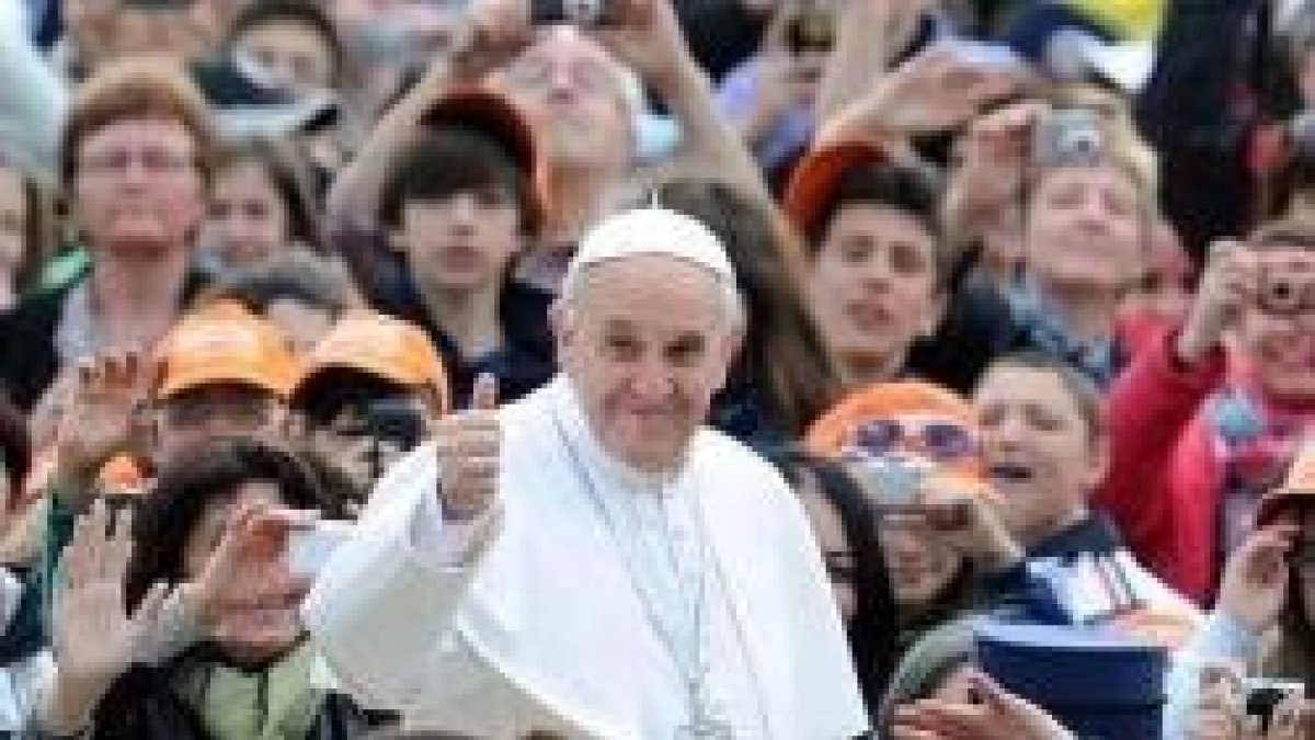 El Papa Francisco en la plaza de San Pedro