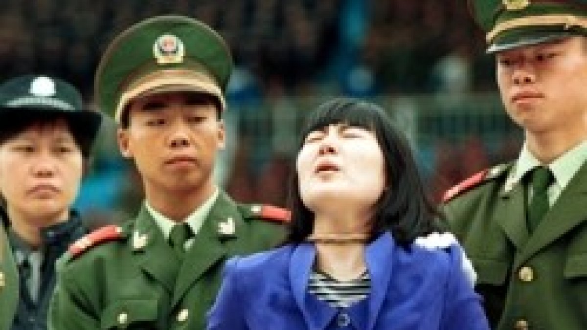 Una mujer de Guanzhou, sur de China, poco antes de ser ejecutada - el gigante comunista es el que más penas de muerte aplica