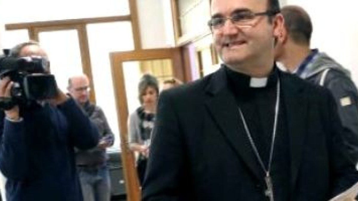 José Ignacio Munilla es uno de los obispos con más presencia mediática... y habitual participante en Radio María