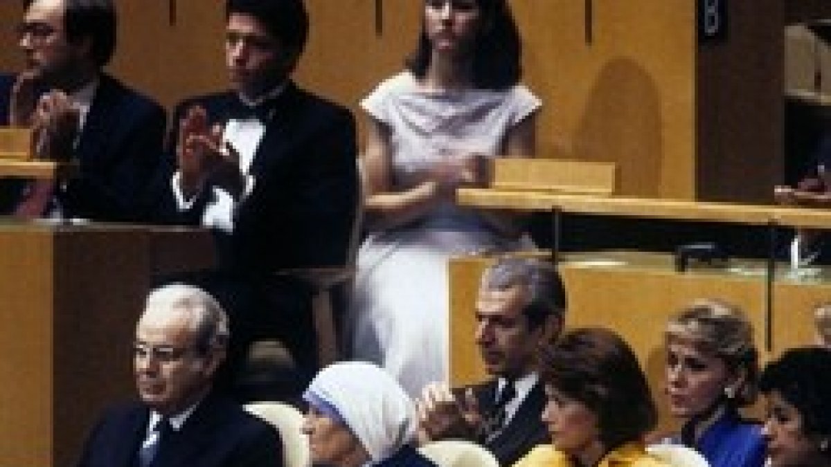 La Madre Teresa ya estuvo en Naciones Unidas en 1985... fue presentada como un modelo internacional