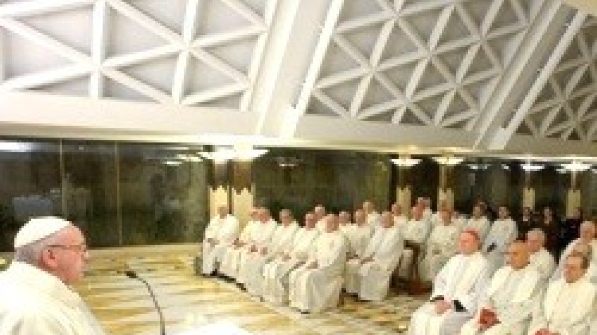 Francisco explica en la capilla de la Casa Santa Marta la importancia de ser testigo de Cristo