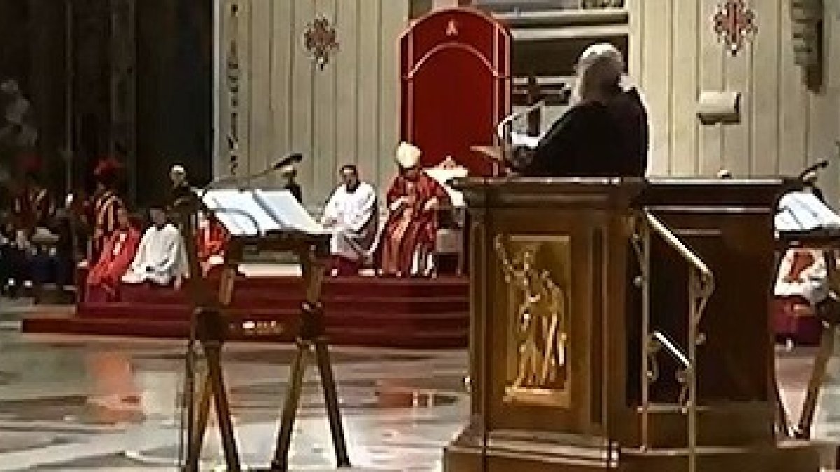 El padre Raniero Cantalamessa destacó la identidad en Dios de la justicia y la misericordia con nosotros.