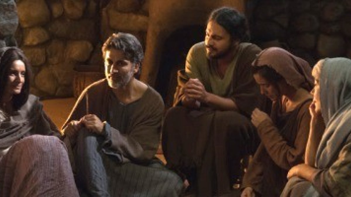 Llena de Gracia es una película norteamericana de 2015 con un tema insólito en el cine... los últimos días de María y su acompañar a los Apóstoles