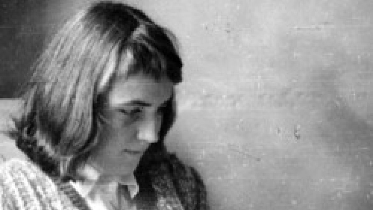 La venerable Montserrat Grases leyendo el TBO - murió de cáncer a los 17 años