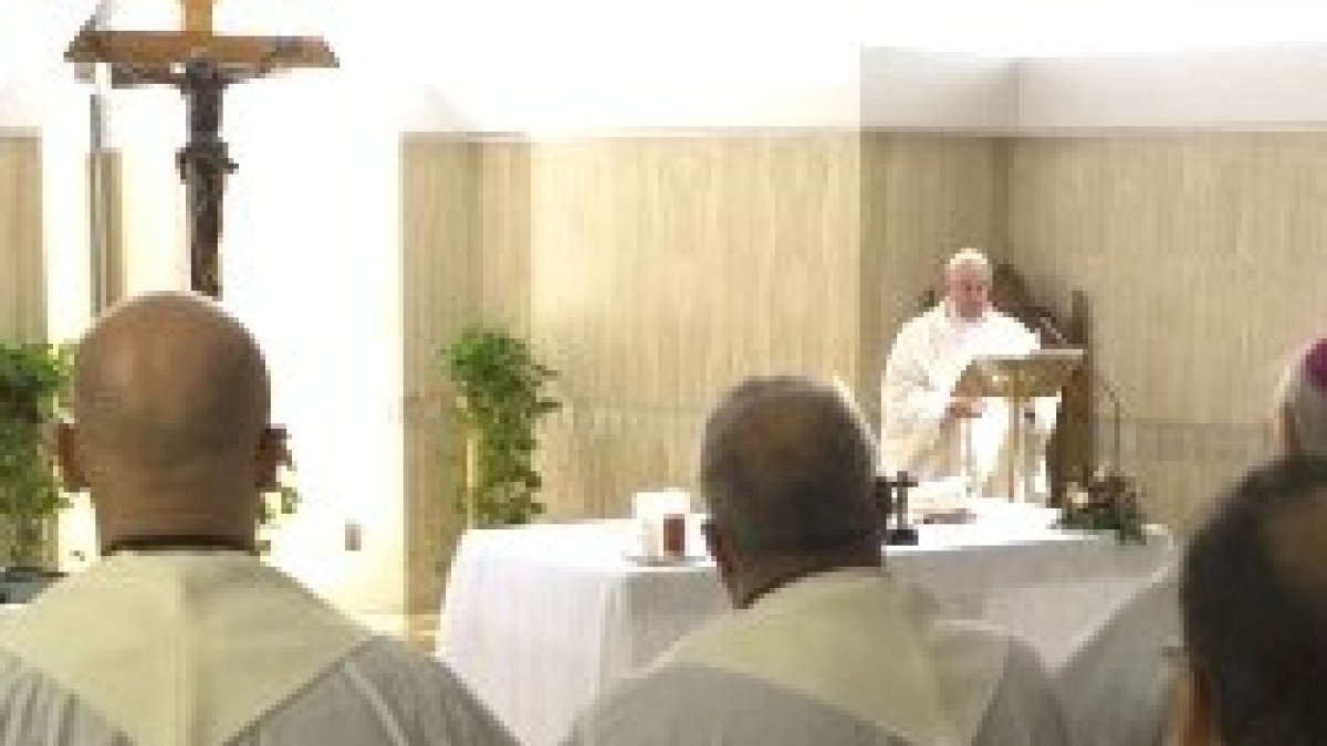 El Papa Francisco en la misa de Santa Marta exhorta a escuchar a Dios