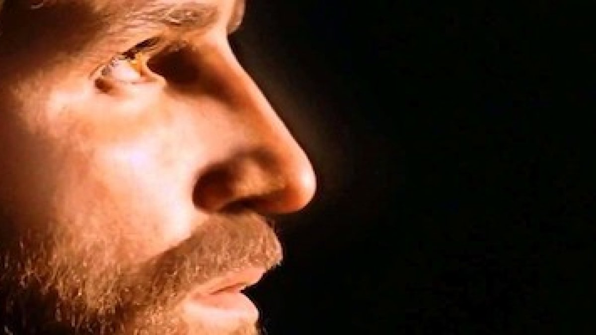 La escena final de La Pasión de Mel Gibson es muy sencilla y nos muestra por unos instantes el rostro de Cristo resucitado.