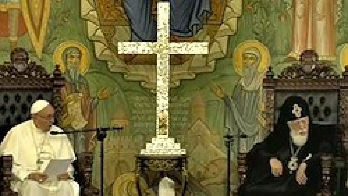 Francisco y el patriarca ortodoxo Elías II recordaron sus mutuos gestos de proximidad ecuménica.