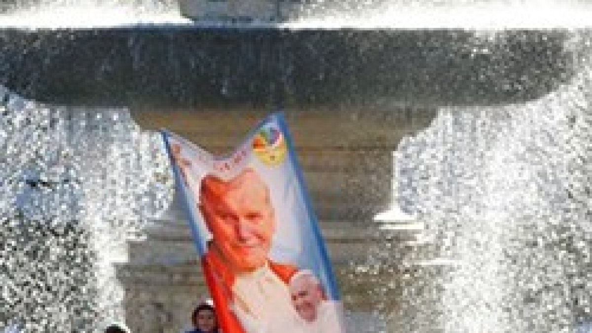 El Papa propone a San Juan Pablo II como referente para jóvenes, enfermos y recién casados