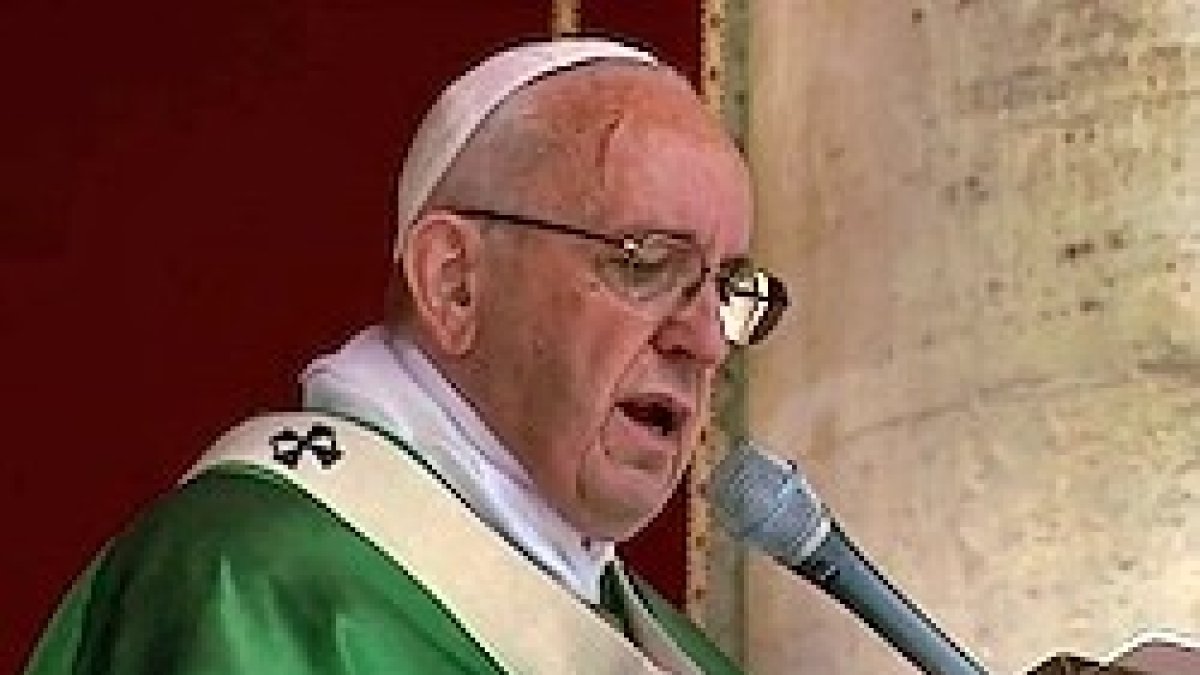 Francisco pidió que se tenga el coraje de descuidar los horarios para servir a los demás.