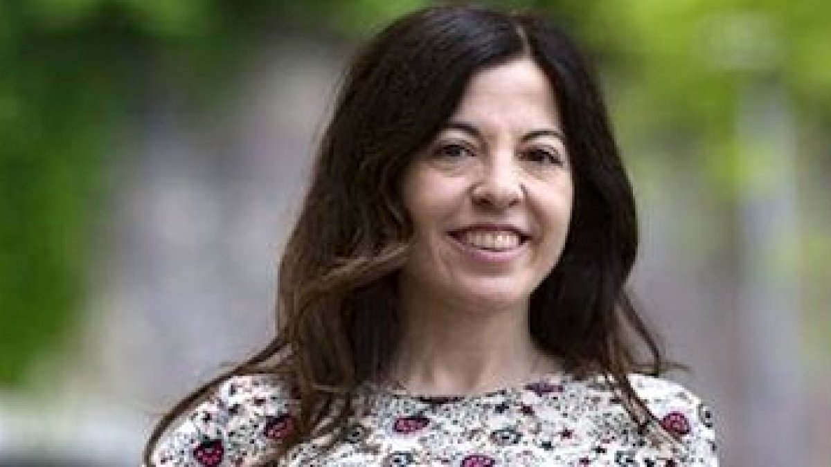 Natalia Sanmartín Fenollera ha convertido su novela en un bestseller en todos los idiomas y países describiendo un mundo empapado de Tradición más que de Modernidad.