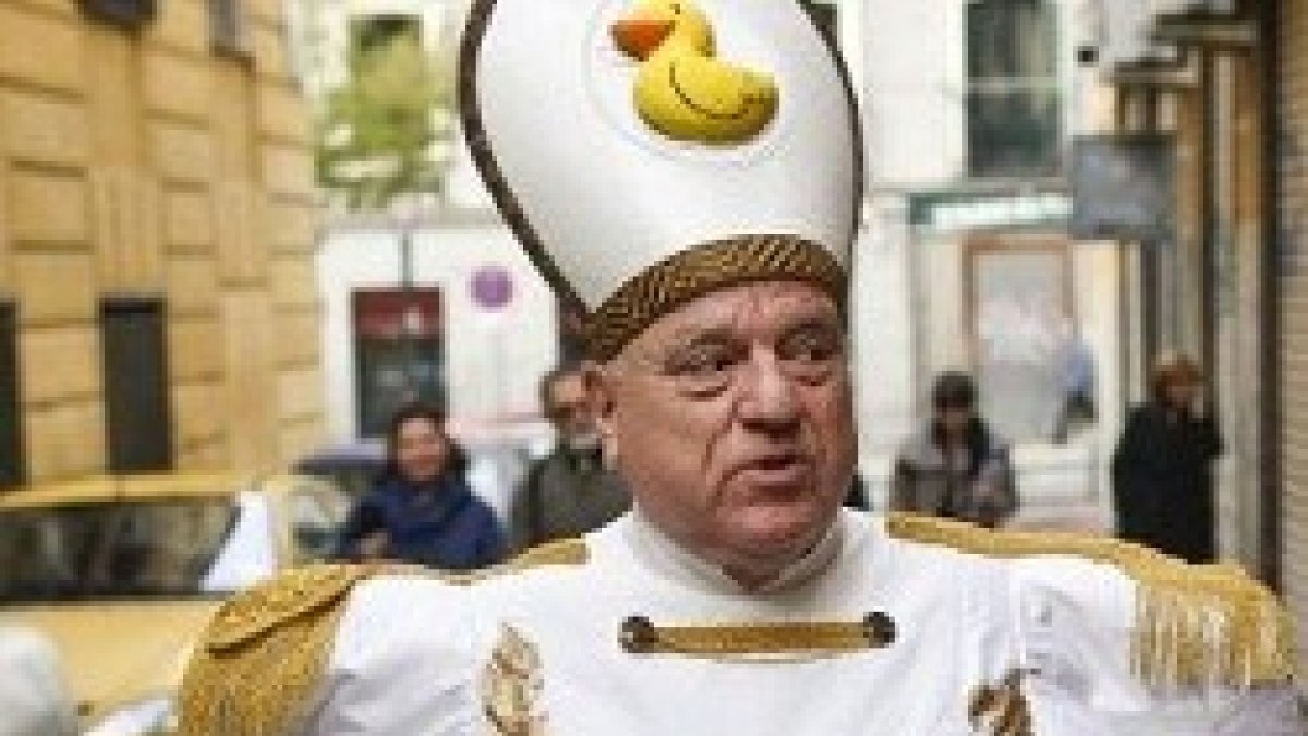 Leo Bassi es un humorista cuya especialidad es insultar a los católicos