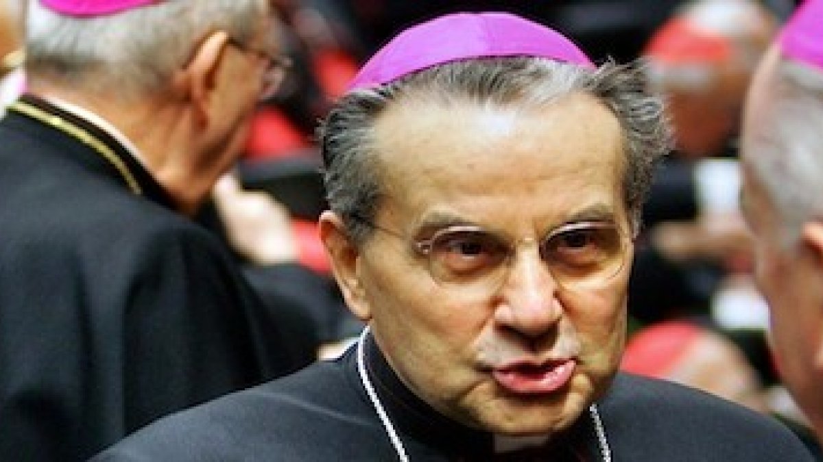 El cardenal Carlo Caffarra, durante el sínodo de los obispos de 2014.