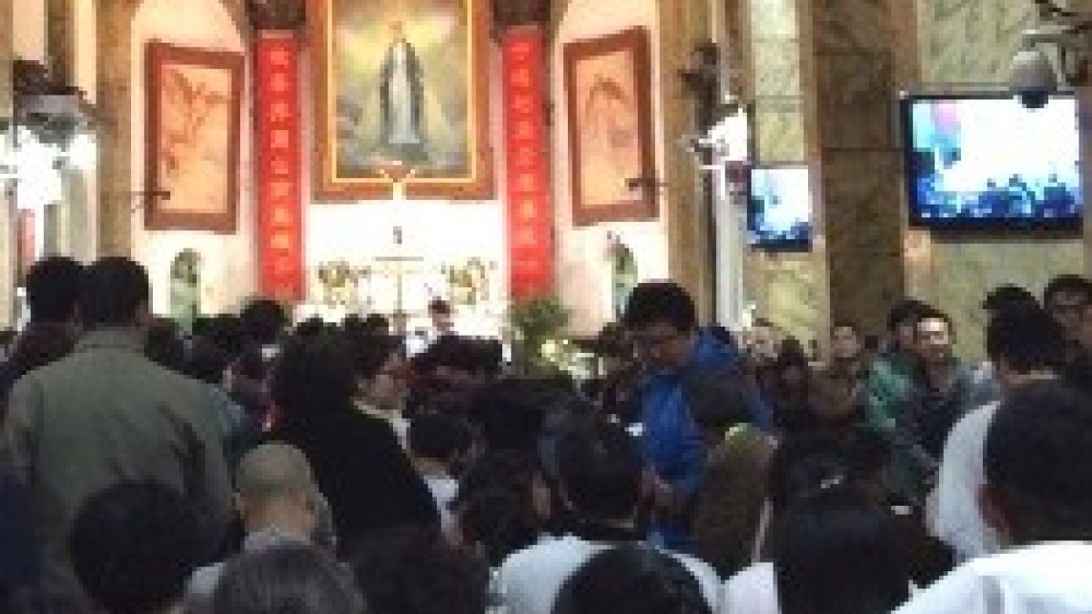 Cada año unos 100.000 adultos se bautizan en China como católicos... ya hay más cristianos que comunistas con carnet