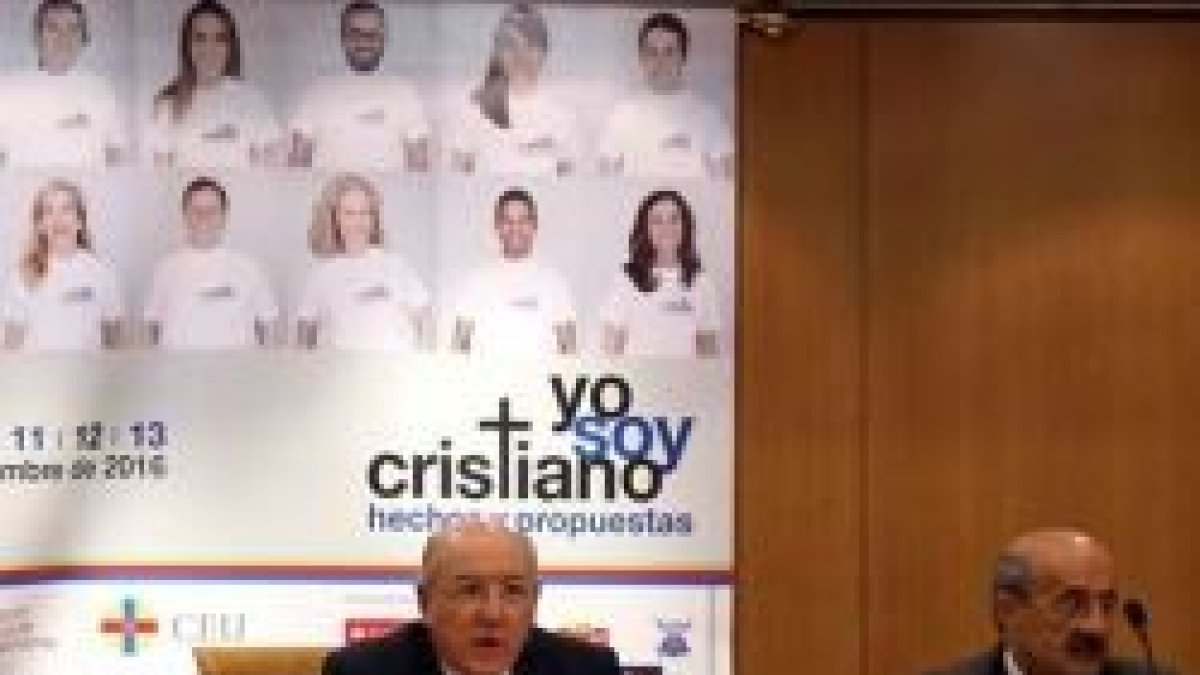 Romero Caramelo y Rafael Ortega en la presentación del Católicos y Vida Pública 2016