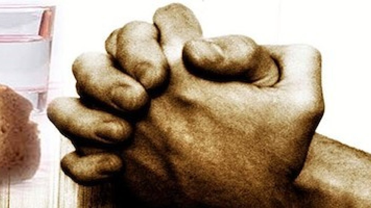 Los colaboradores de la red hacen el sacrificio los miércoles, pero no sustituyen, sino que se unen a las oraciones y ayunos de quien acude a ellos.