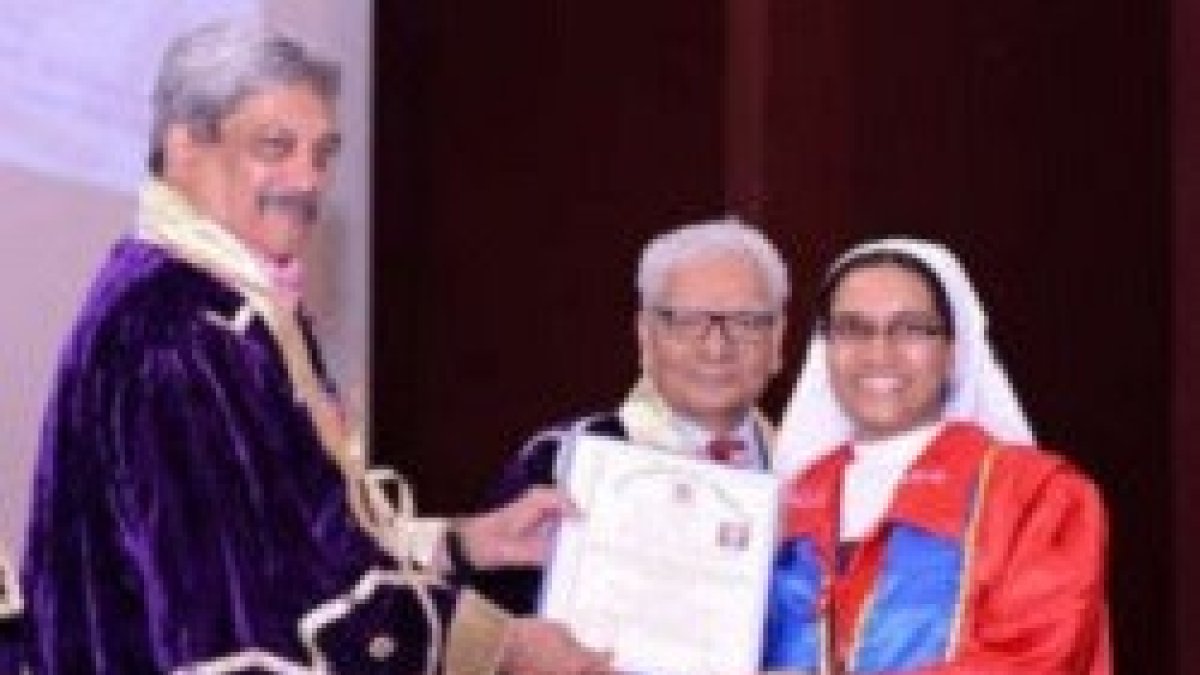 La hermana Benedicta sacrificó una prometedora carrera para seguir a Dios