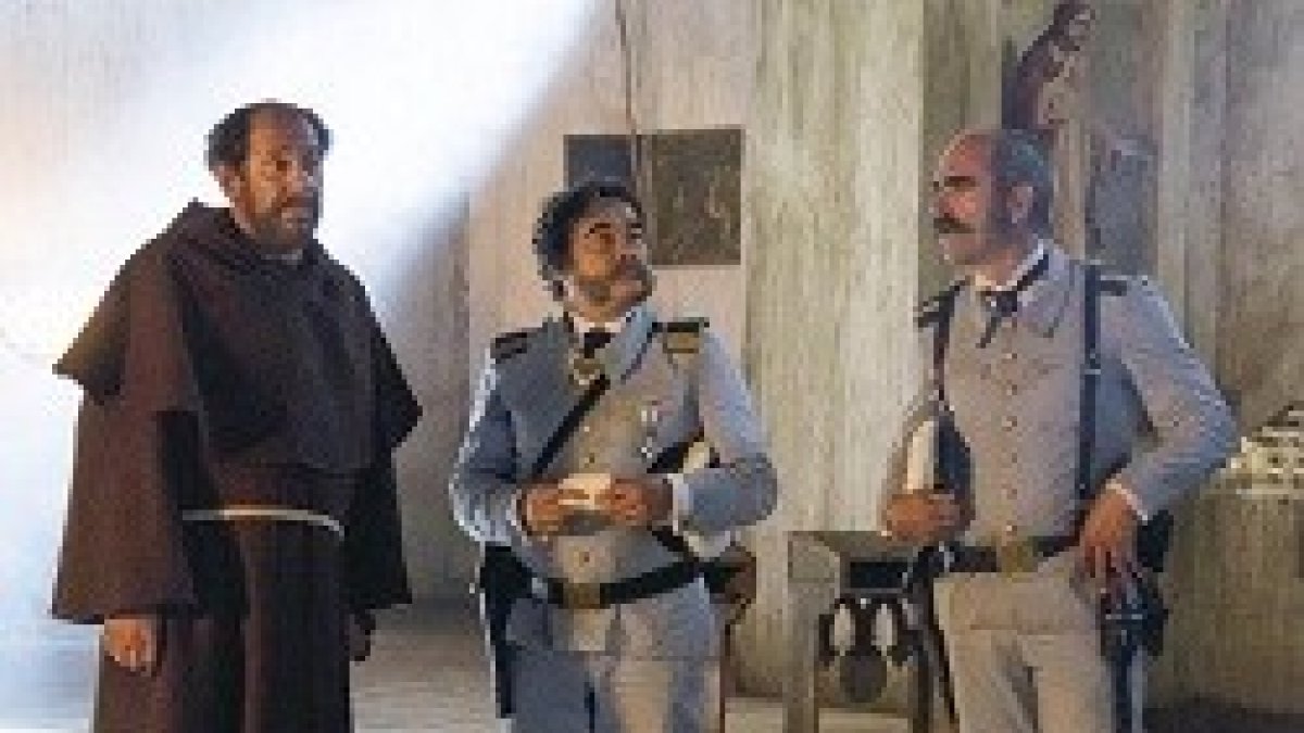 En la película recién estrenada se presenta al fraile franciscano como un adicto al opio