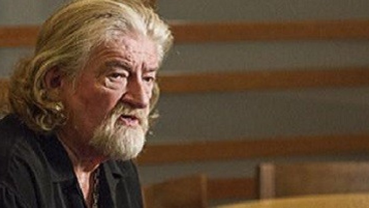 Tras una fuerte conversión, el guionista que antes sólo escribía de sexo y violencia ahora quiere ensalzar a la Virgen