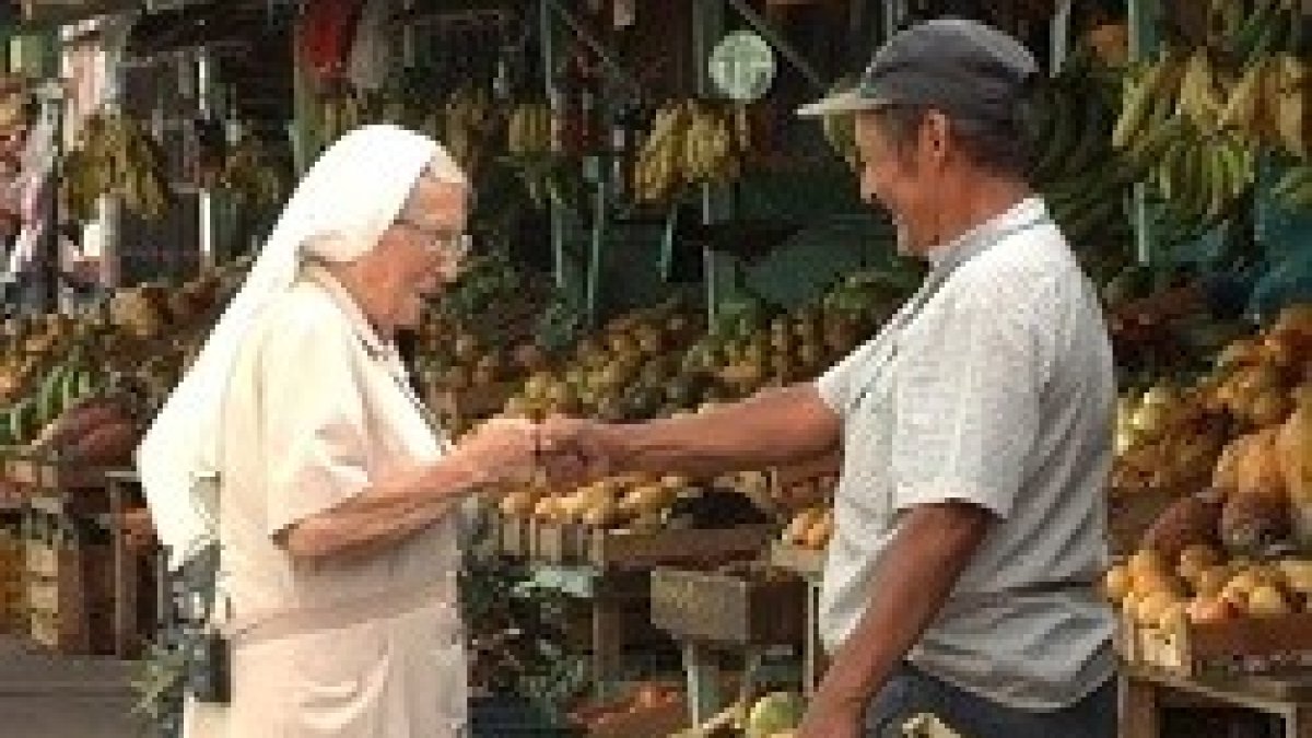 Fotograma de uno de los programas de Misioneros por el Mundo de 13TV