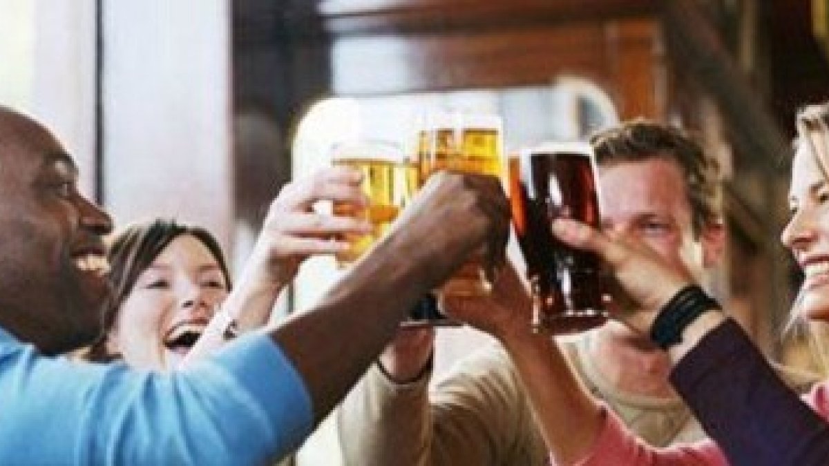 ¿Quién ha dicho que no se pueda ser santo e ir de copas?