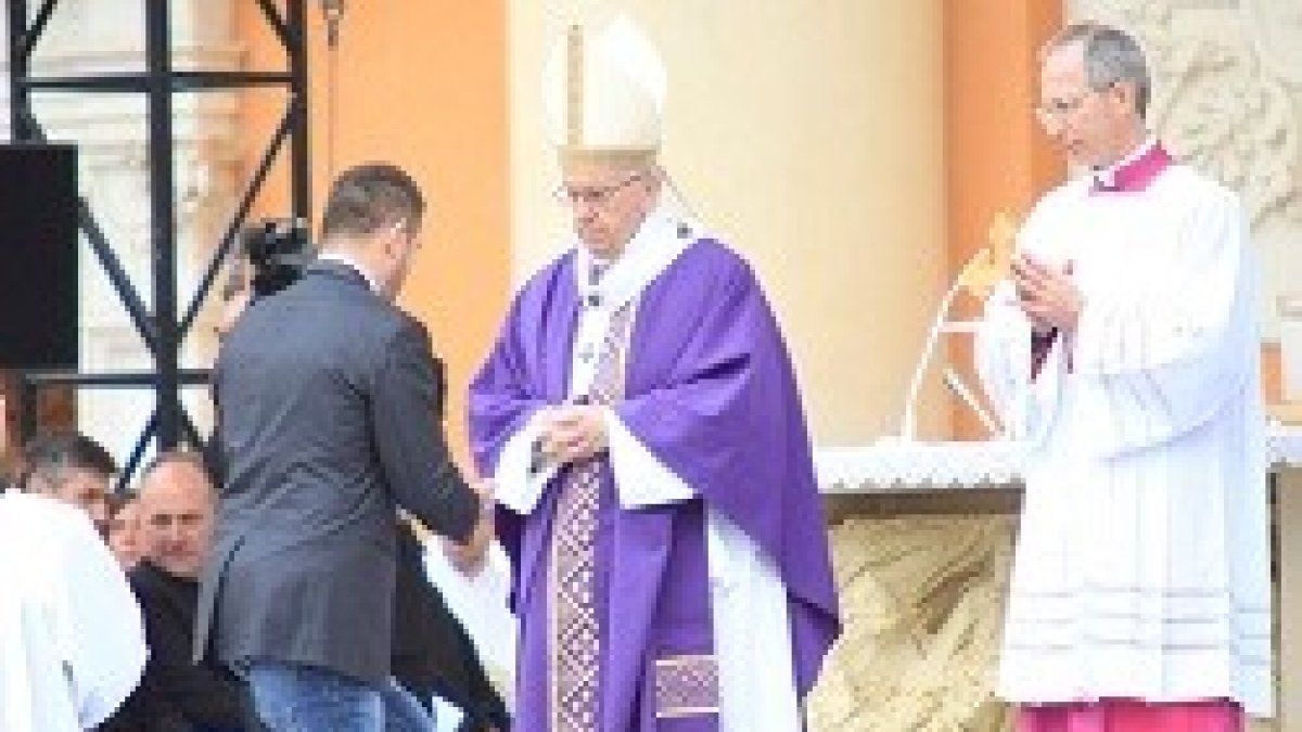El Papa ha querido visitar la zona de Italia afectada por los terremotos en 2012