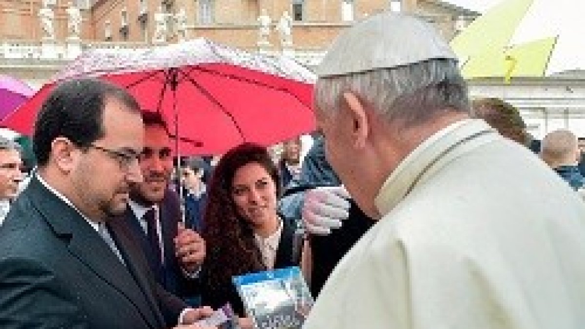 El Papa recibió el miércoles una copia de Luz de Soledad