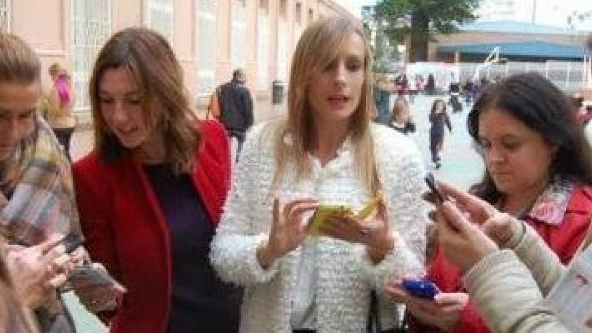 Los grupos de padres de whatsapp que influyen en la vida del colegio pueden ser una ayuda... o perjudicar