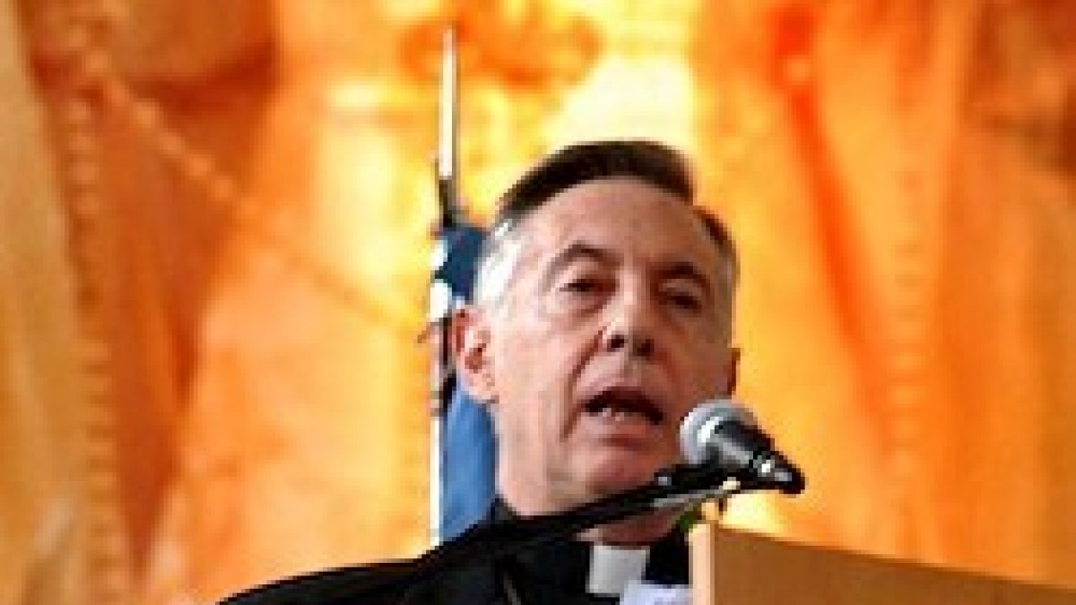 Héctor Aguer ha soportado durísimas campañas denigratorias en Argentina por recordar que la ley de Dios reprueba la fornicación.