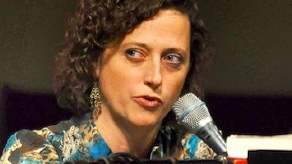 Lori fue adoptada y supo años después la historia de su nacimiento, que ahora transmite para ayudar a madres que estén pensando abortar.