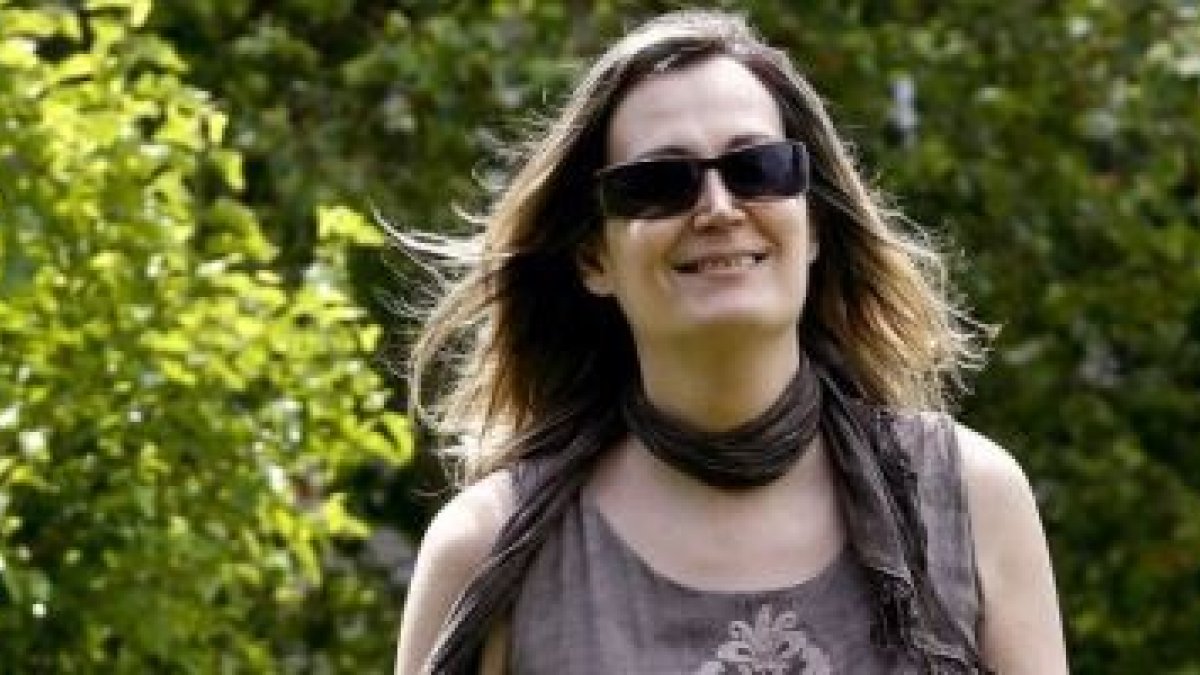 Charlotte Goiar -foto de La Voz de Galicia- lleva años diferenciando entre transexualidad y los verdaderos síndromes de desarrollo sexual