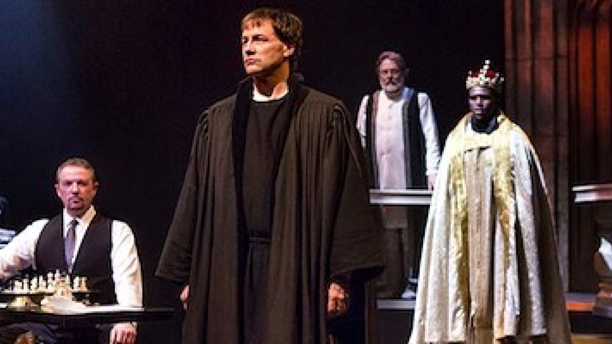 Juicio a Martín Lutero: una obra de teatro que relaciona al ex monje agustino con diversos personajes de la Historia.
