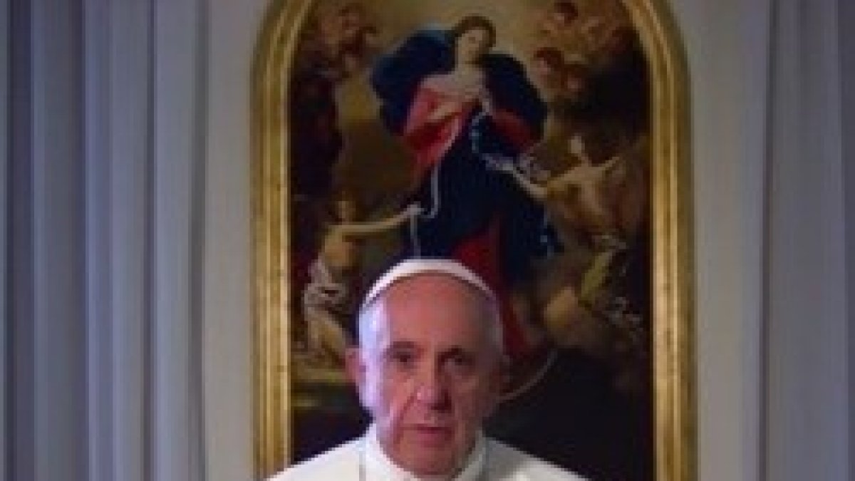 El Papa en su mensaje a la Super Bowl 2017, con la Virgen de fondo