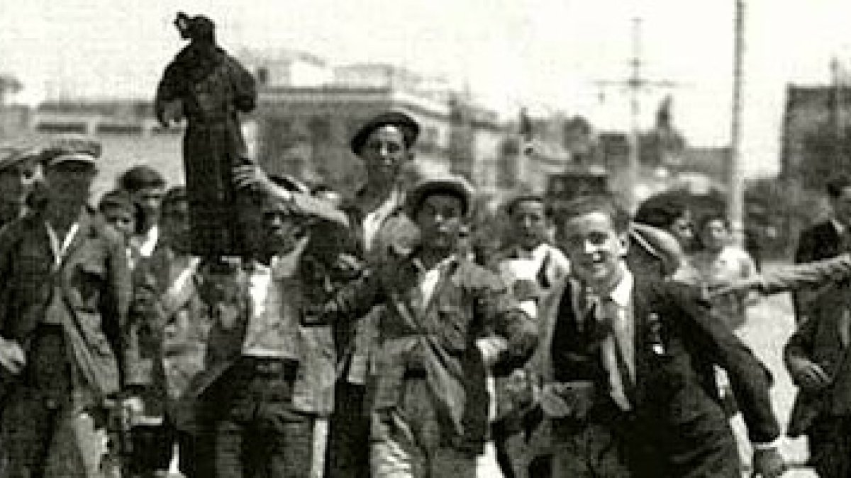 La burla y destrucción de imágenes religiosas caracterizó 1931, 1934 y 1936.