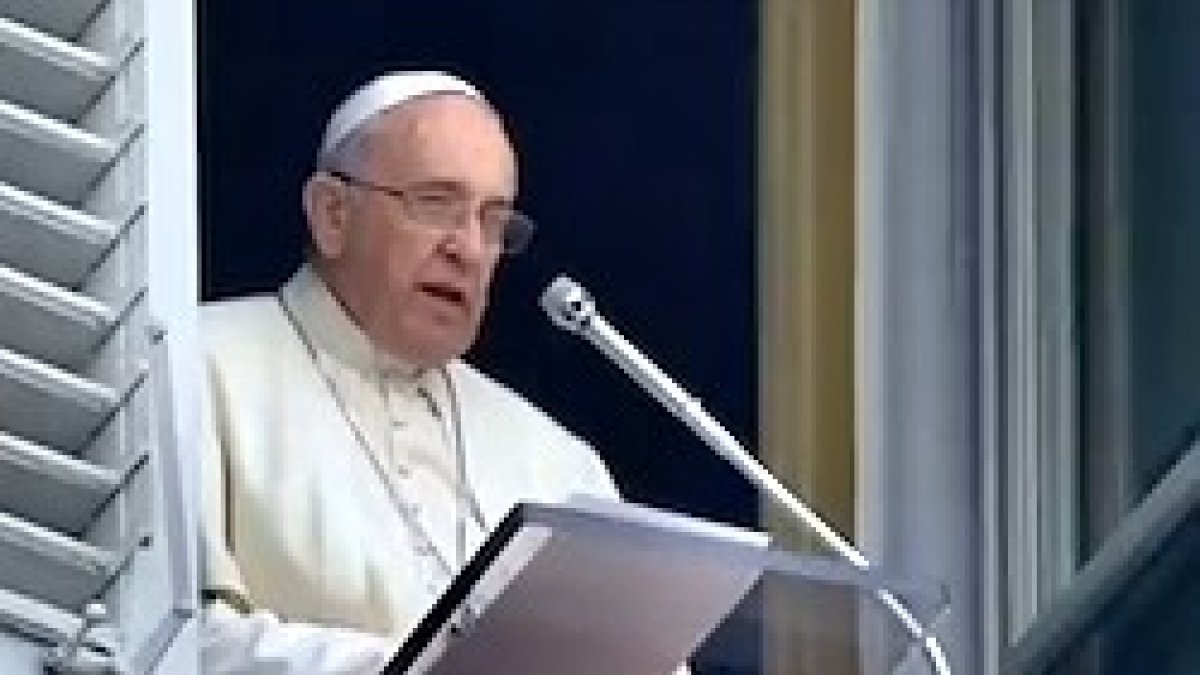 Tras el Angelus, el Papa condenó los últimos atentados