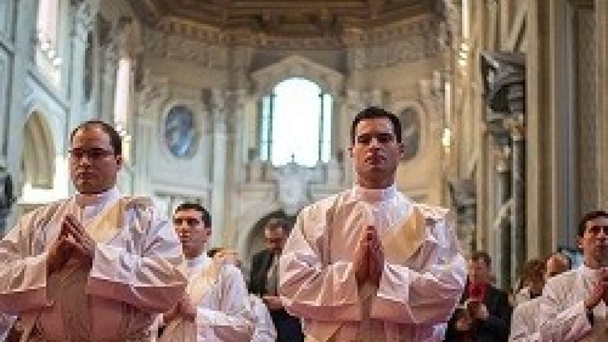 Los 36 nuevos sacerdotes fueron ordenados por el cardenal Parolin