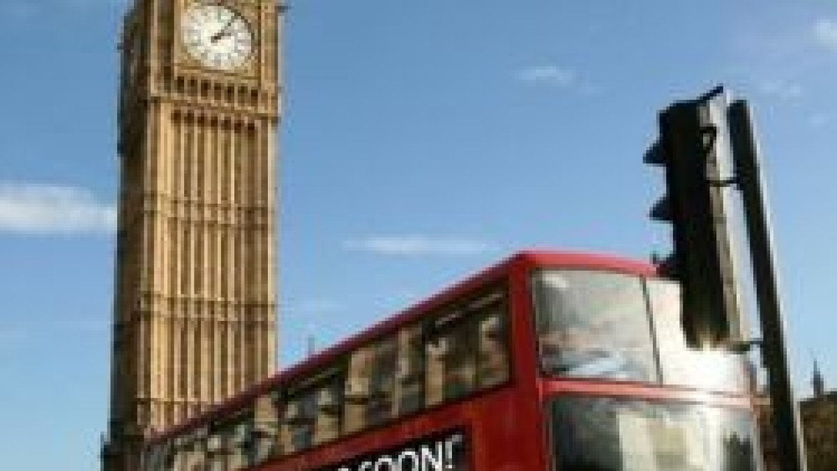 Autobús londinense con una promesa de Jesús: Mirad, Vengo Pronto...