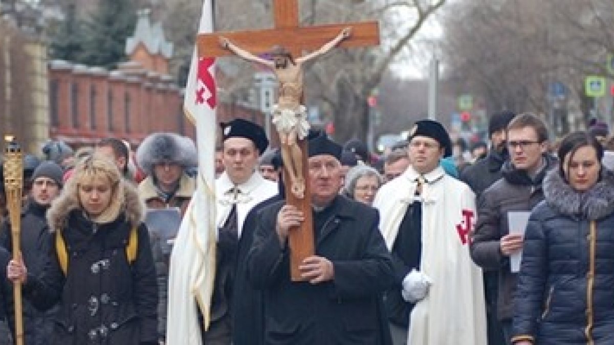 El padre Iósif ha vivido décadas de acoso soviético antes de poder llevar a Cristo a las calles de Moscú