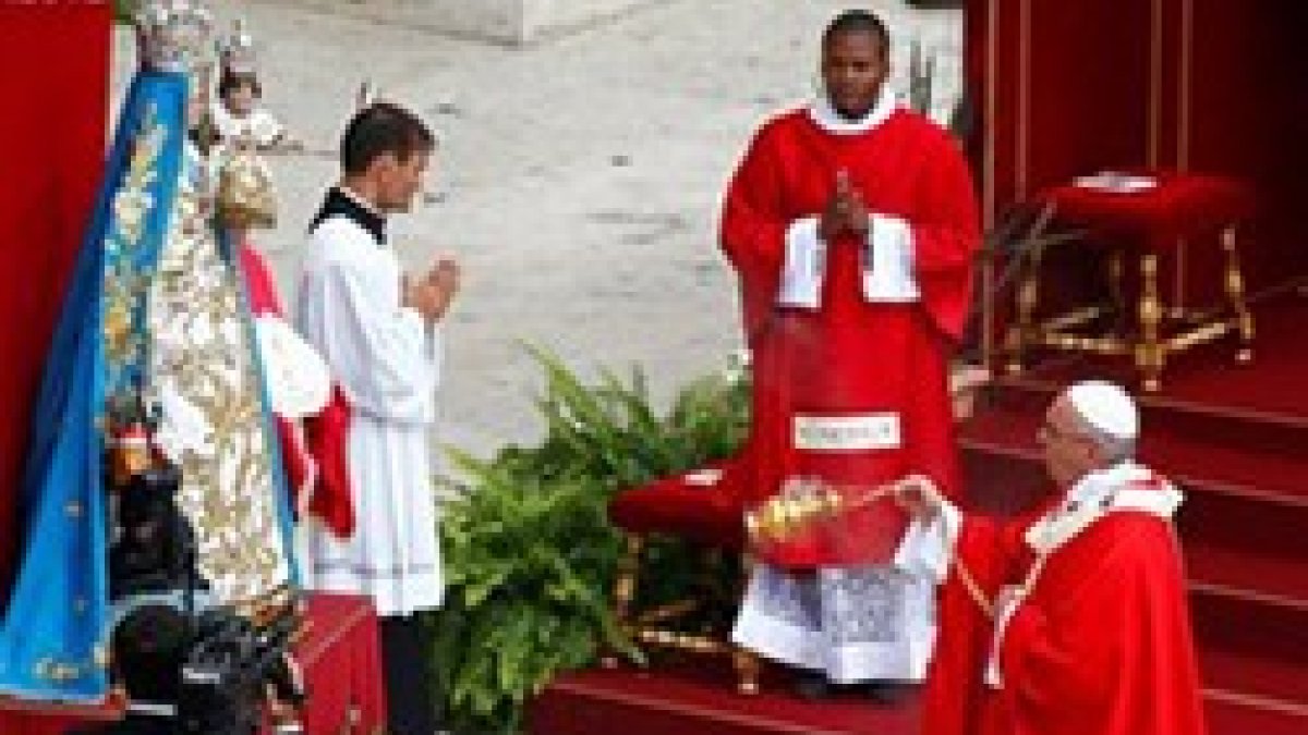 Es el mismo Espíritu Santo quien da unidad a los distintos carismas, dijo el Papa.