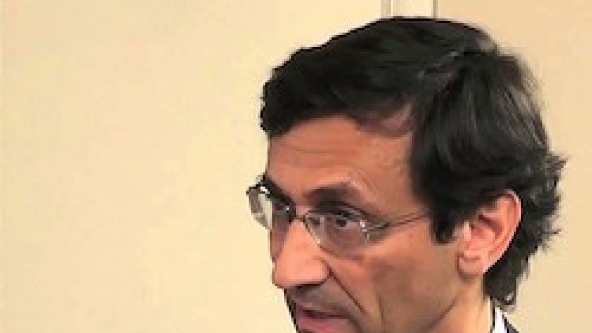 El doctor Domenico Coviello recuerda que no se está aplicando a Charlie ninguna terapia, solo la conservación vital.