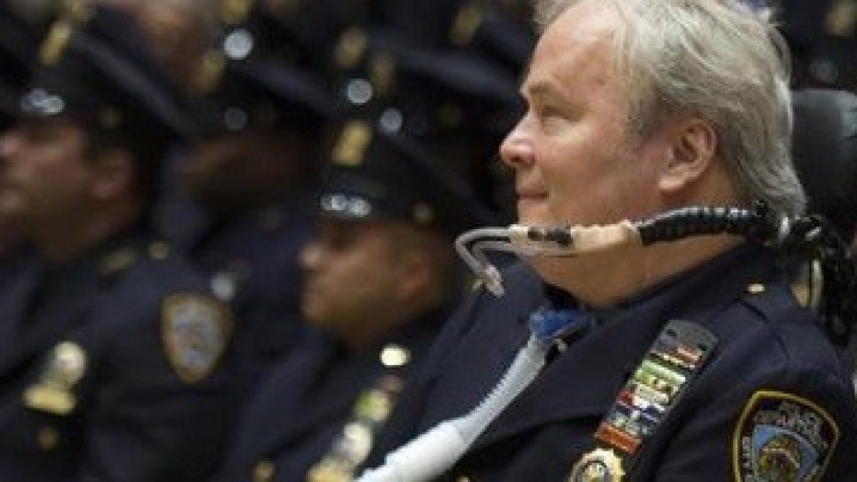 Steve McDonald perdonó al joven que le dejó postrado en silla de ruedas y ha sido un referente para los policías de Nueva York