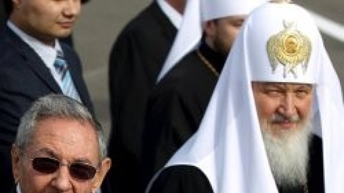El Patriarca Kirill, fotografiado con el dictador Raúl Castro en Cuba