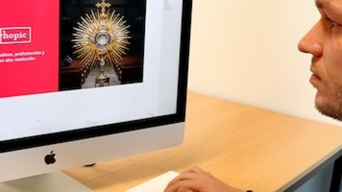 Dimitri Conejo Sanz es el creador y director de Cathopic, una nueva fuente de recursos católicos de alta calidad en internet.