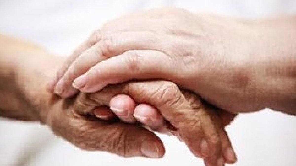 Unas manos que se estrechan