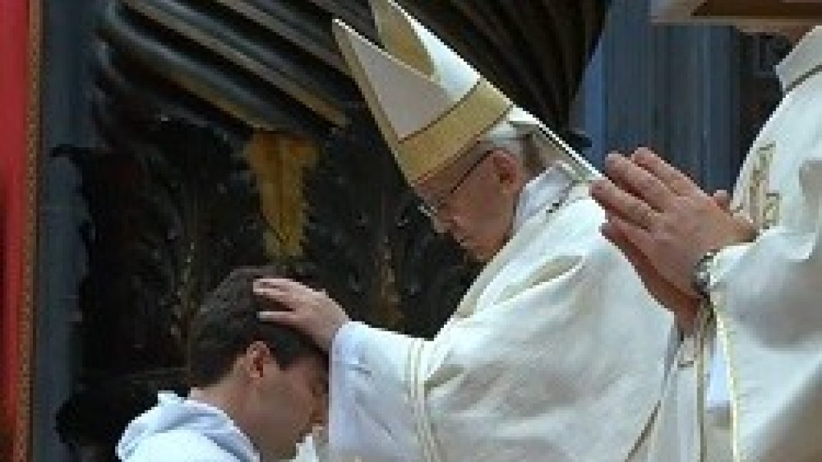 El Papa ordenó a 10 nuevos sacerdotes de la Diócesis de Roma