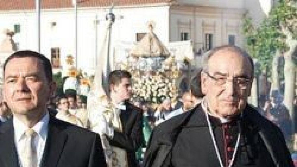 El prior de la Cofradía del Lledó, que tiene cargo de monseñor, se mantuvo firme... y no pasó nada