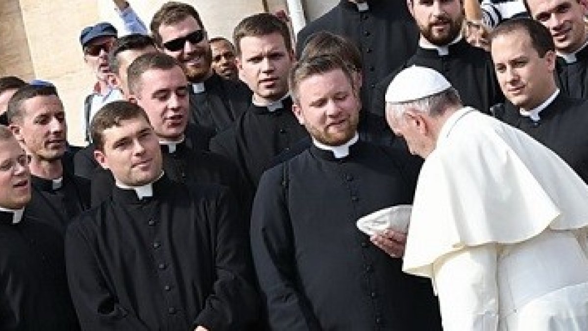 El Papa habla extensamente sobre la falta de vocaciones y la falta de clero que hay en la Iglesia Católica